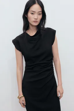 Vestido recto drapeado de Mango en Vestidos para argentina