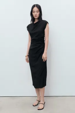 Vestido recto drapeado de Mango en Vestidos para argentina