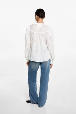 Blusa bordado flores de Mango Teen en Blusas para argentina