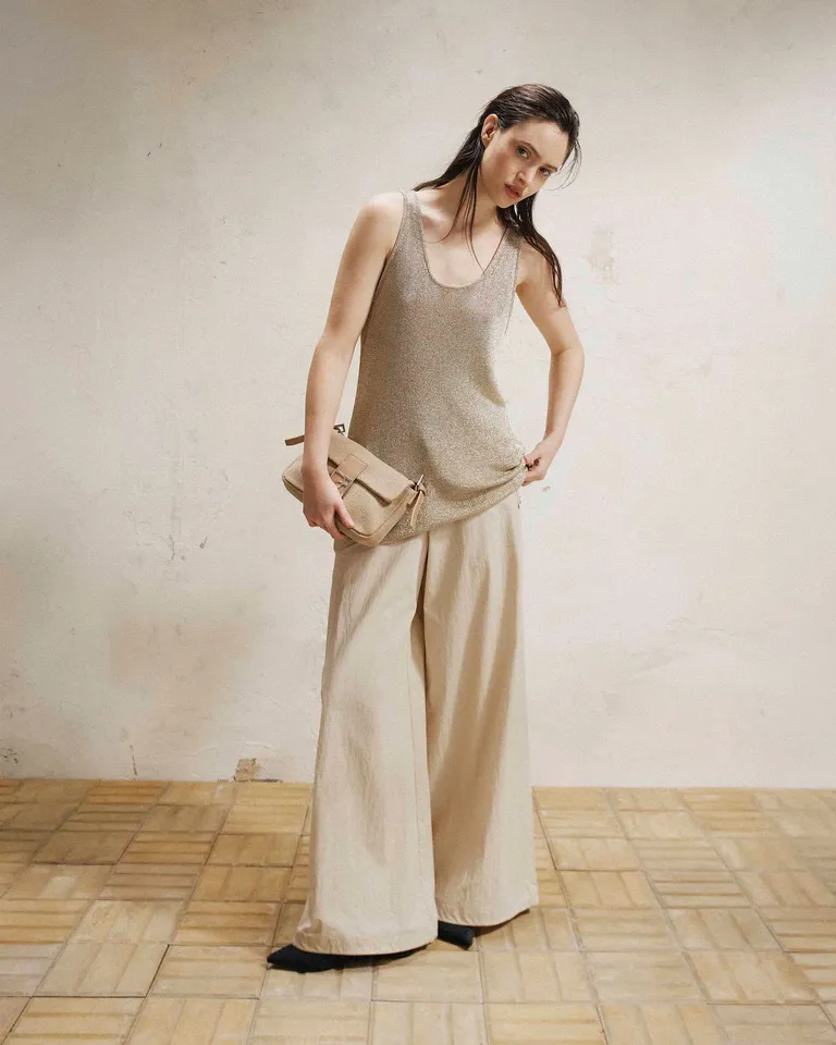 Cartera al hombro firma en tela cruda con detalle metálico, diseño único y moderno de Prüne en Bolsos y Carteras para argentina