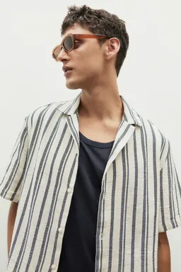 Camisa resort regular fit de H&M en Camisas para argentina