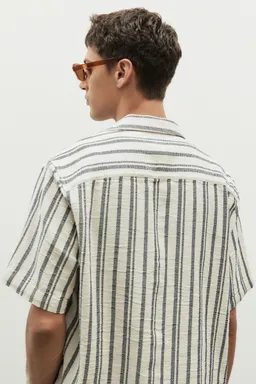 Camisa resort regular fit de H&M en Camisas para argentina