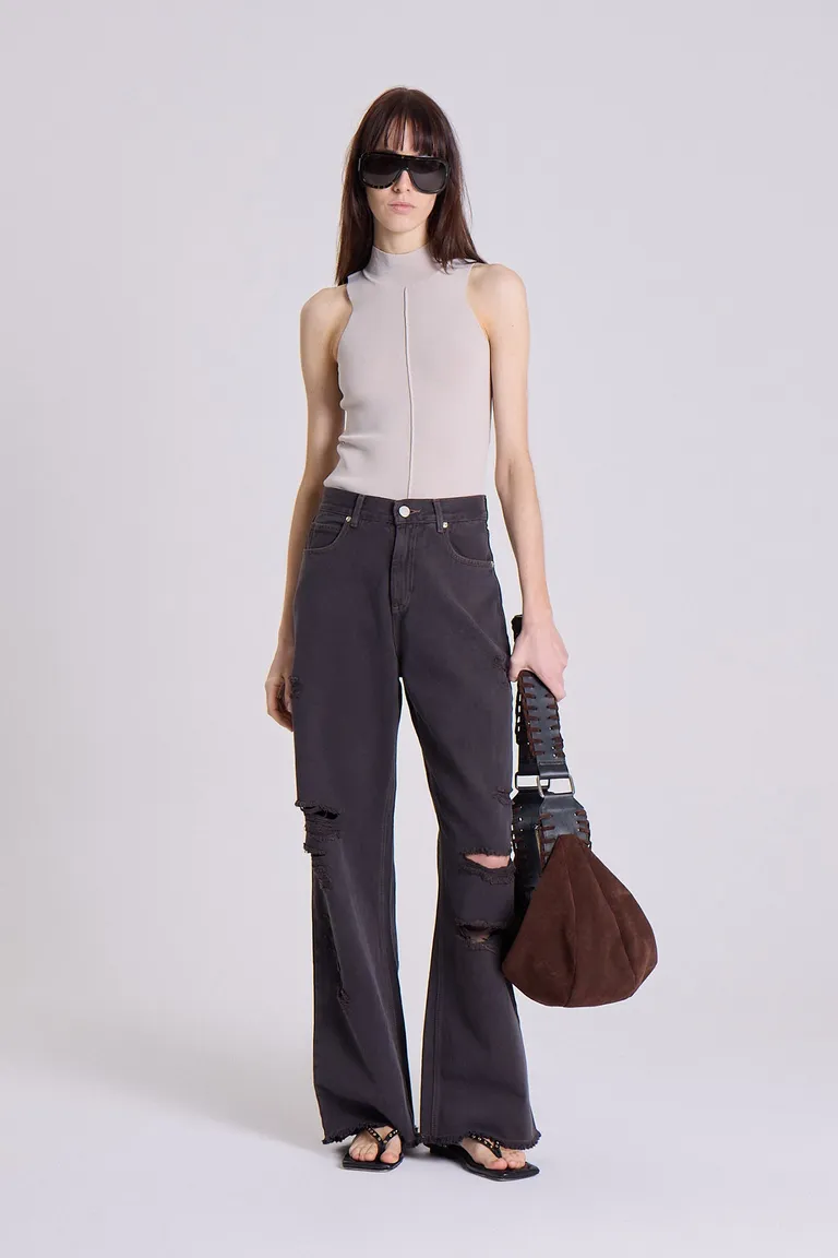 Musculosa básica sin mangas con escote redondo y silueta entallada de Maria Cher en Tops para argentina