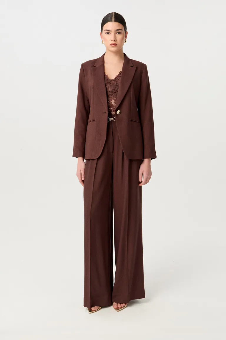 Pantalón de viscosa de tiro alto y pierna ancha para una imagen elegante y sofisticada de Markova en Pantalones para argentina