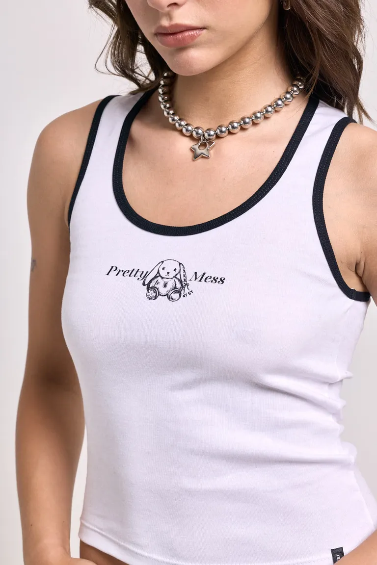 Musculosa de escote redondo con detalle de estampado frontal y terminaciones en contraste de 47 Street en Remeras para argentina