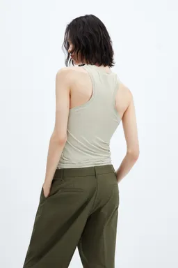 Top halter escotado de Mango en Tops para argentina