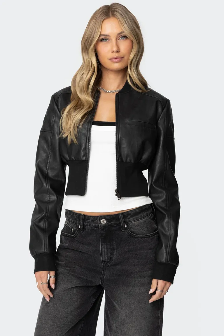 Bomber cuero sintético cropped de Edikted en Chaquetas para argentina