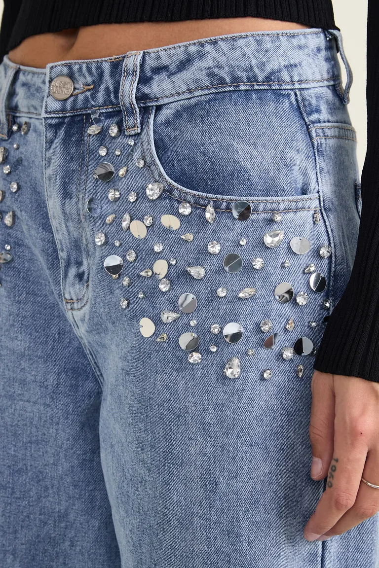 Pantalón de corte amplio tiro medio con apliques brillantes en bolsillos delanteros de Cuesta Blanca en Pantalones para argentina