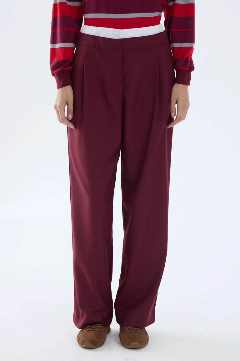 Pantalón sastrero de tiro medio con corte amplio en piernas y diseño de calce relajado de Portsaid en Pantalones para argentina