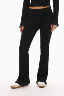 Pantalón flare punto cortado de Lefties en Pantalones para argentina