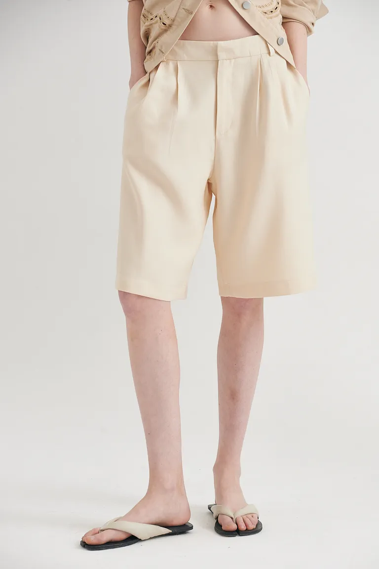 Bermuda de lino de corte recto y calce relajado para un estilo elegante y versátil de Sweet en Shorts para argentina