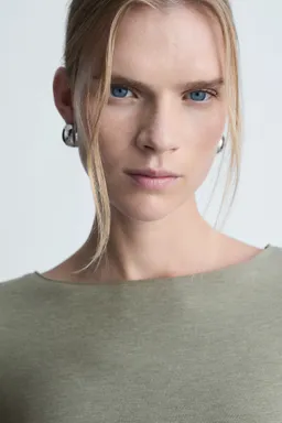 Remera escote barco manga larga de Mango en Remeras para argentina