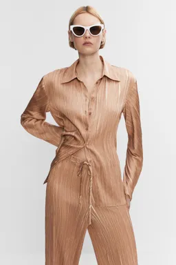 Pantalón plisado satinado de Mango en Pantalones para argentina