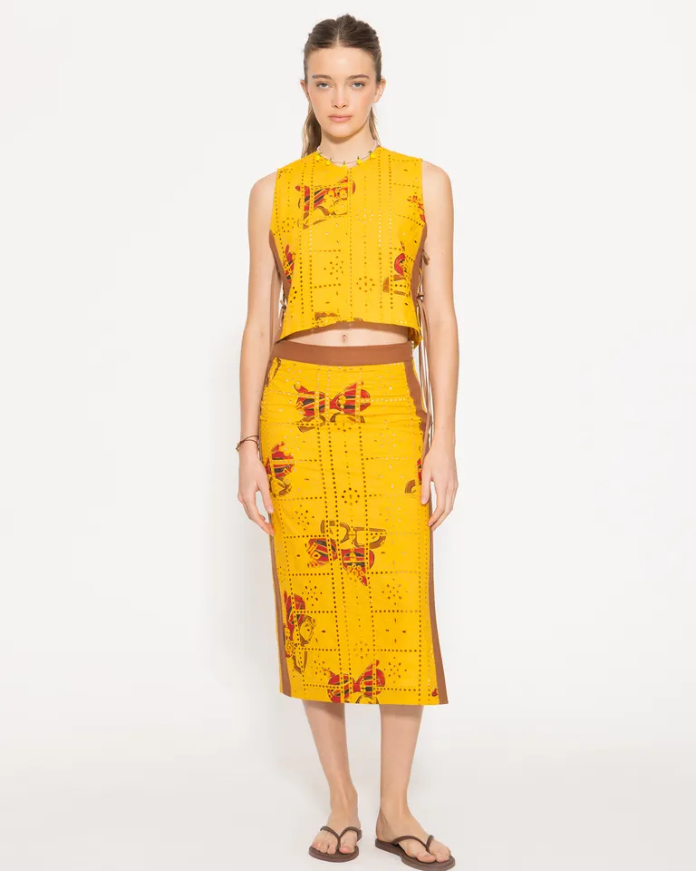 Falda midi de broderie estampada con diseño exclusivo y detalles contrastantes de Jazmin Chebar en Faldas para argentina