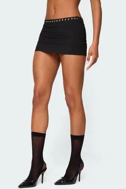 Mini faldashort con arandelas jaxie de Edikted en Shorts para argentina
