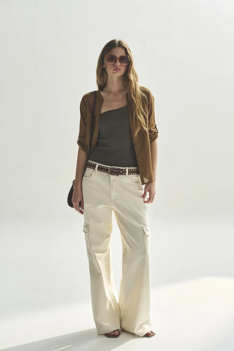 Camisa de mujer de corte holgado y estilo sofisticado de Akiabara en Camisas para argentina