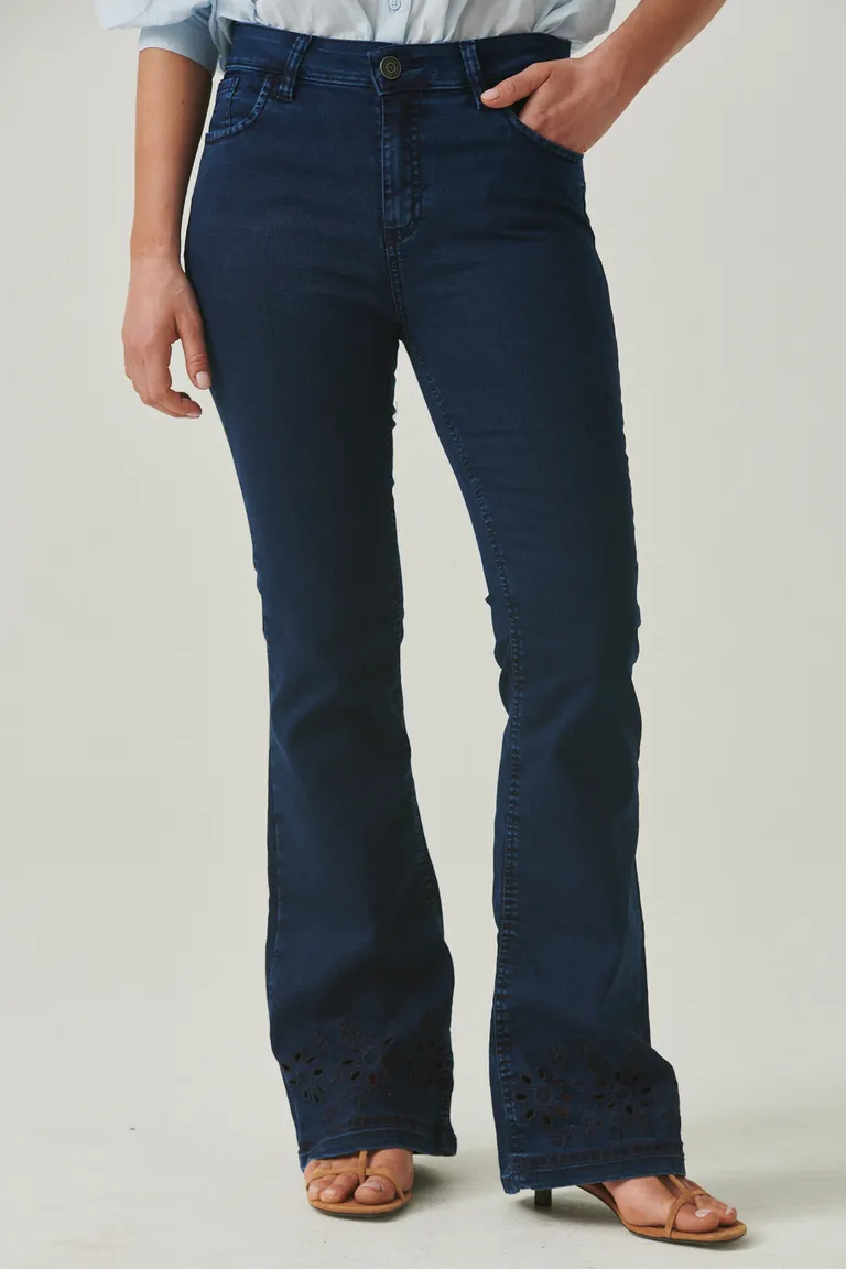 Pantalones de tiro alto con detalles florales calados de Sweet en Pantalones para argentina