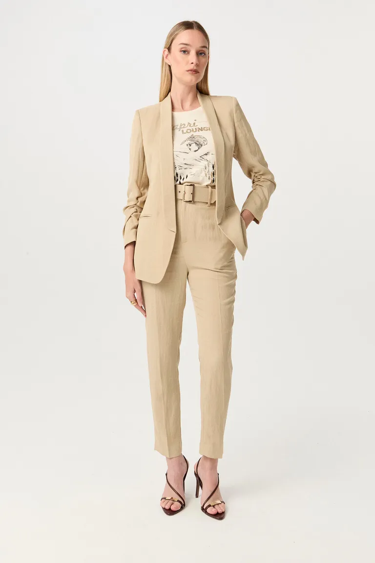 Remera de símil cupro de calce al cuerpo y manga corta con estampa central de Markova en Remeras para argentina