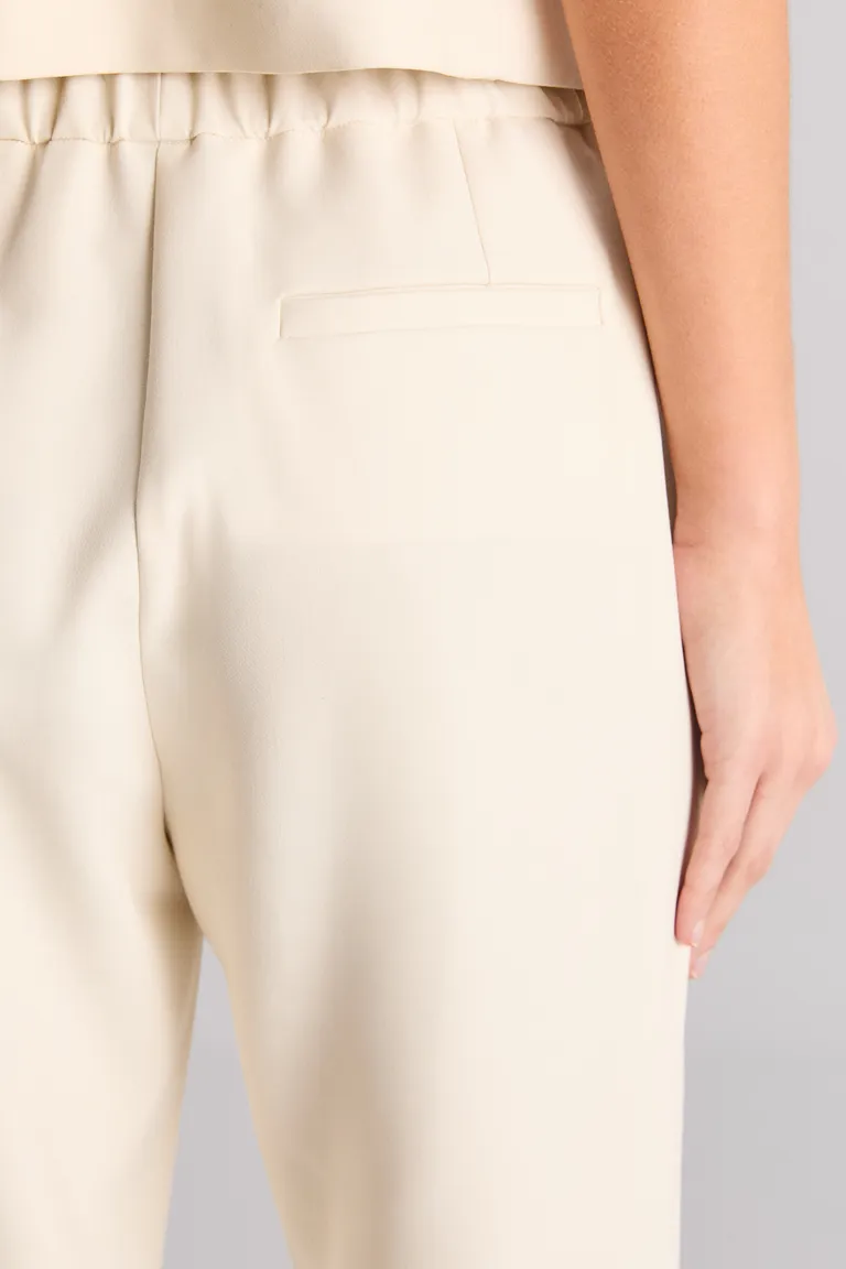 Pantalón de vestir de corte recto y tiro medio en tejido sastrero con viscosa de Kosiuko en Pantalones para argentina