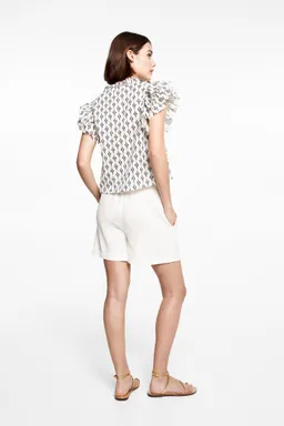 Short lino con pinzas de Mango Teen en Shorts para argentina