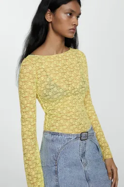 Camiseta encaje floral de Mango en Blusas para argentina