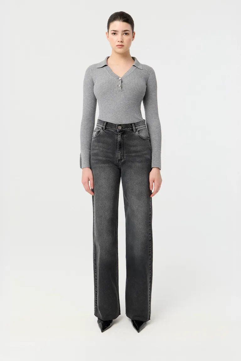 Jean de tiro alto con pierna ancha y diseño de cinco bolsillos de Markova en Pantalones para argentina