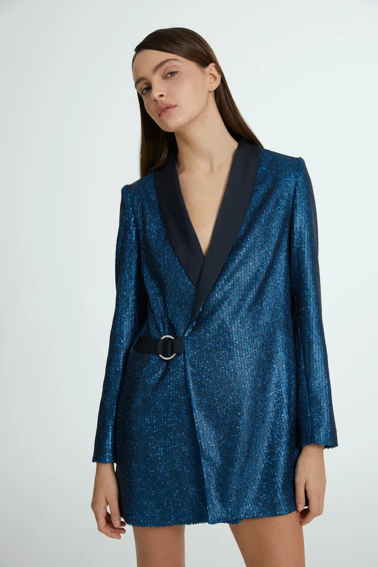 Blazer azul en lenteuela con hombreras y cuello smocking de Naíma en Blazers para argentina