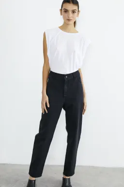 Jean mom flora negro de Nam en Pantalones para argentina
