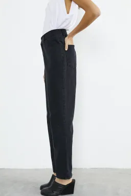 Jean mom flora negro de Nam en Pantalones para argentina