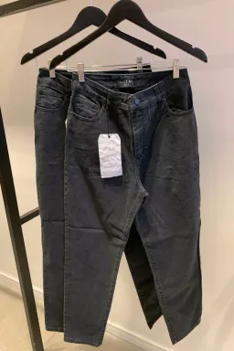 Jean mom flora negro de Nam en Pantalones para argentina