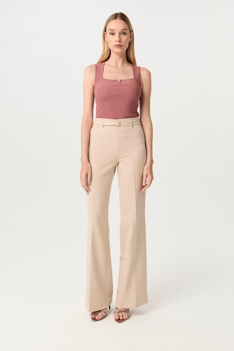 Top rojo de algodón ribeteado con detalles metálicos en los hombros de Markova en Tops para argentina