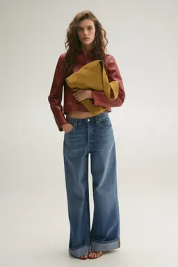 Jeans wide leg bajo vuelto de Mango en Pantalones para argentina