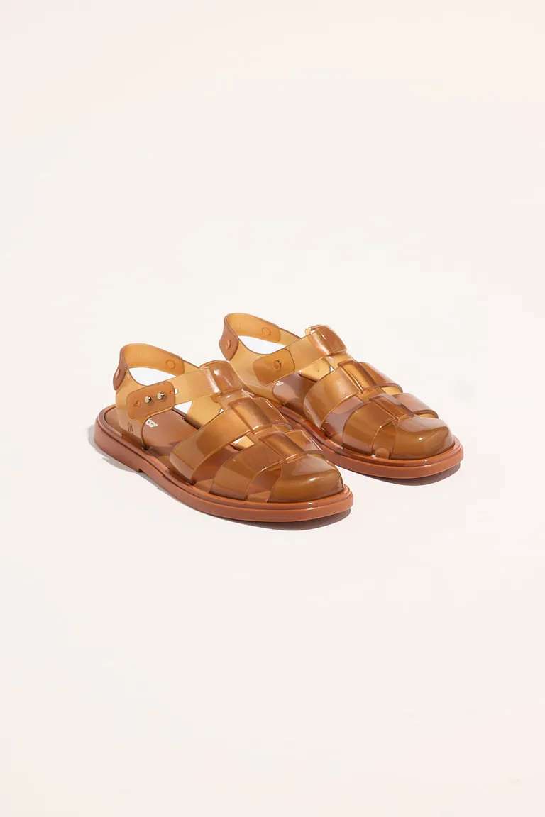 Sandalia con tiras entrelazadas y acabado mate para un look fresco y moderno de Portsaid en Sandalias para argentina