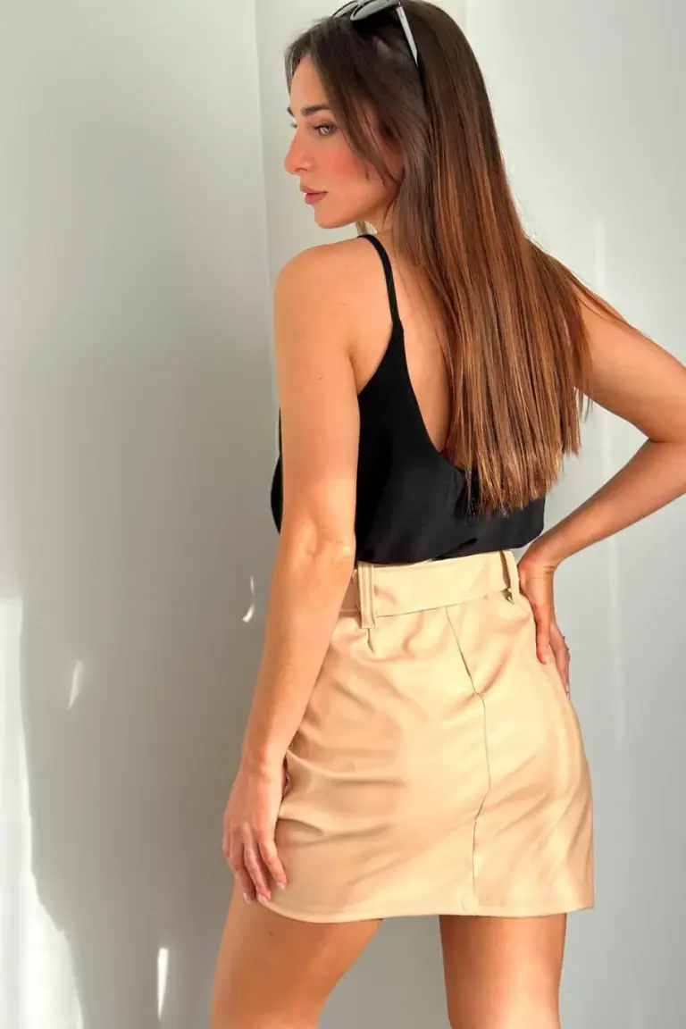 Falda con hebilla de Leonax en Faldas para argentina