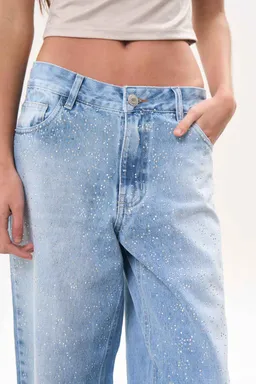 Jean denim recto completo con strass de Magda en Pantalones para argentina