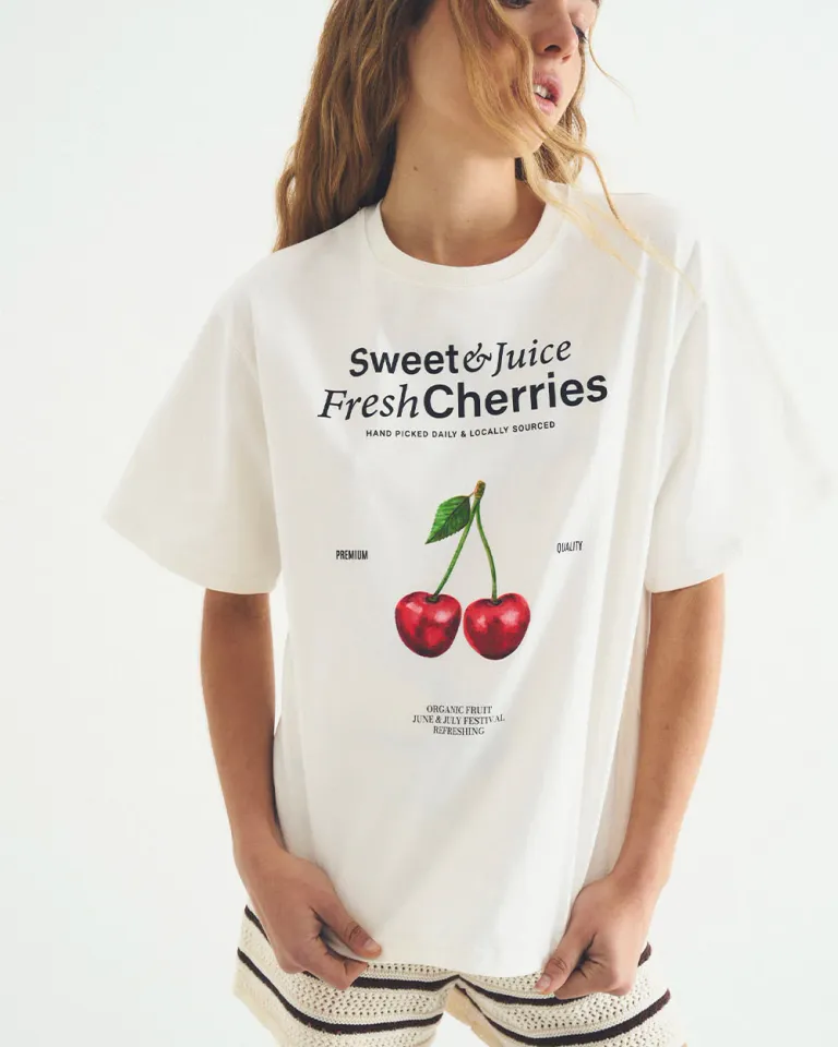 Remera sobrecortada con estampado de cerezas de Sky en Remeras para argentina