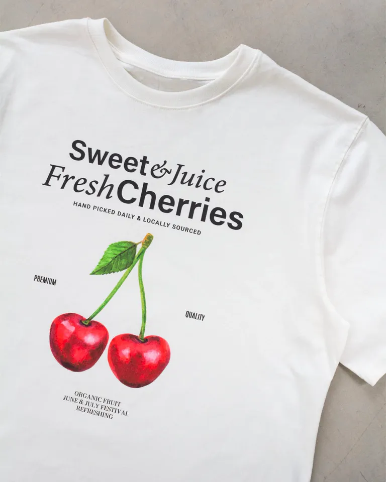 Remera sobrecortada con estampado de cerezas de Sky en Remeras para argentina
