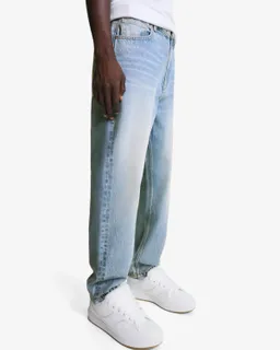 Jeans suelto tapered de Bershka en Pantalones para argentina