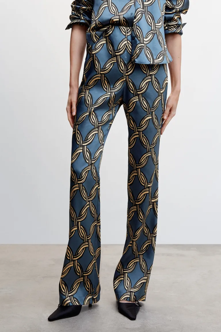 Pantalón satinado estampado de Mango en Pantalones para argentina