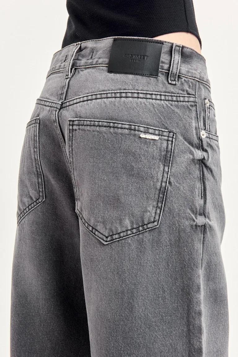 Pantalón de tiro medio, pierna ancha y lavado gris desgastado de 47 Street en Pantalones para argentina