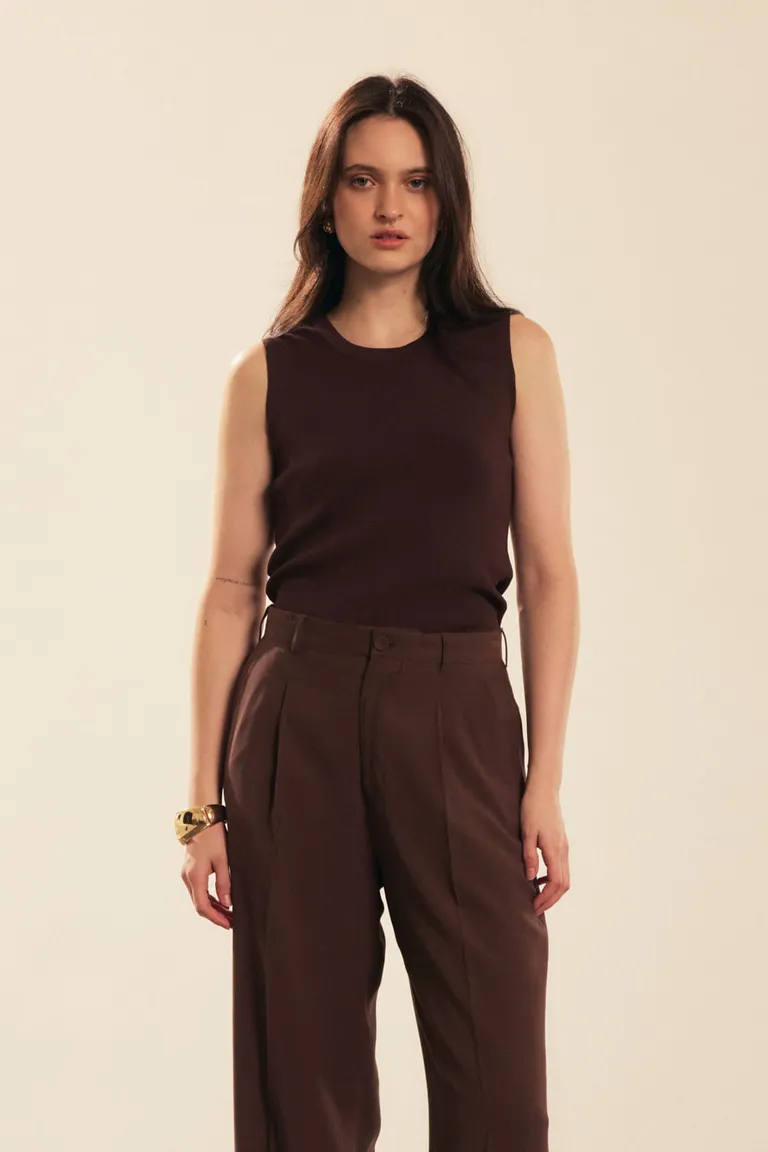 Musculosa tejida de calce ceñido con largo modular a la primera cadera de Portsaid en Buzos y Sweaters para argentina