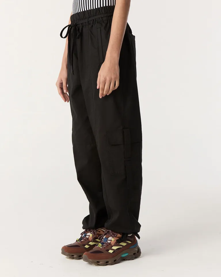 Pantalon cargo de tiro alto con cintura elastica bolsillos laterales y botamanga ajustable de Furzai en Pantalones para argentina