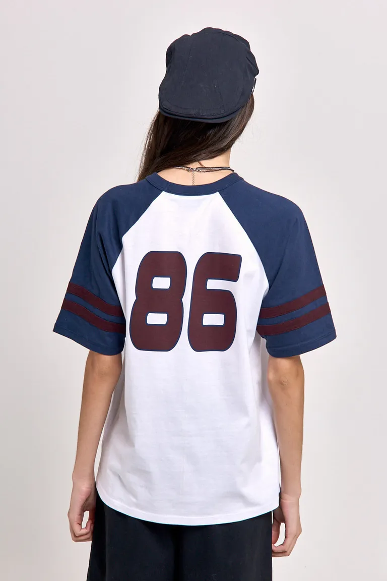 Remera de calce holgado con mangas a contratono y estampa frontal deportiva de 47 Street en Remeras para argentina