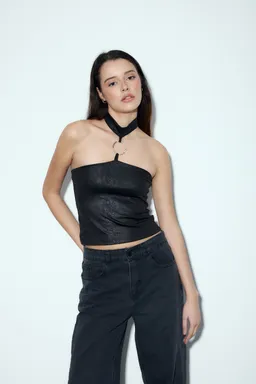 Top gilda eco cuero de Audaz en Tops para argentina