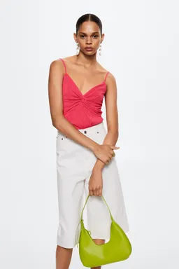 Top textura fruncido de Mango en Tops para argentina