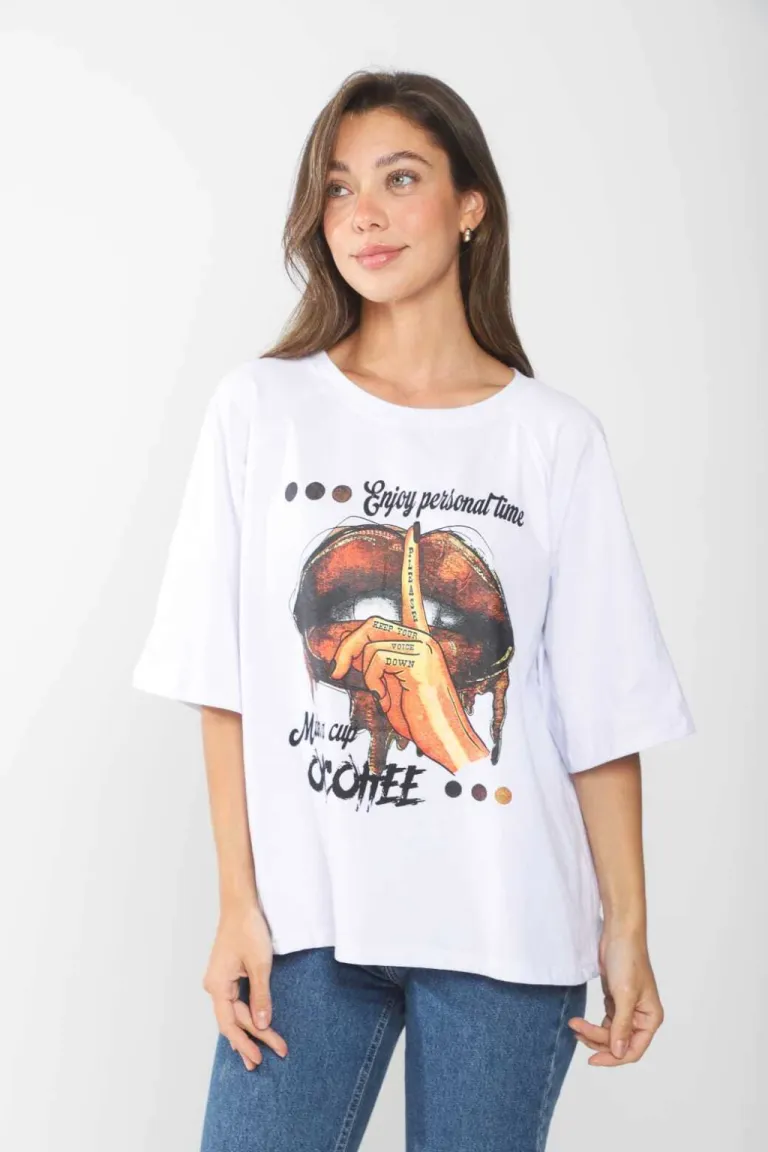 Remera oversize con estampa llamativa y diseño casual para mujer de Belle en Remeras para argentina