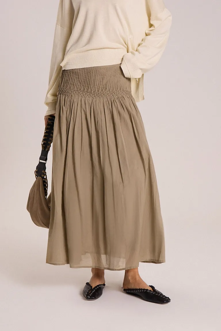 Falda larga de viscosa en color beige con cintura elástica y vuelo de Maria Cher en Faldas para argentina