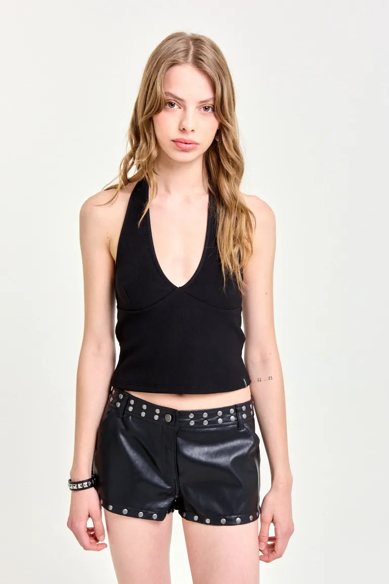 Musculosa de escote halter en tela mini ribb para un estilo sofisticado de 47 Street en Tops para argentina