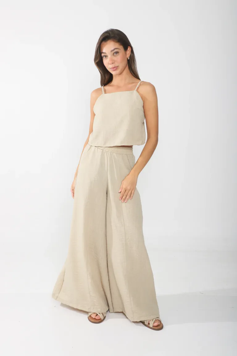 Pantalón amplio y cómodo de lino en color negro, perfecto para looks casuales y elegantes de Belle en Pantalones para argentina