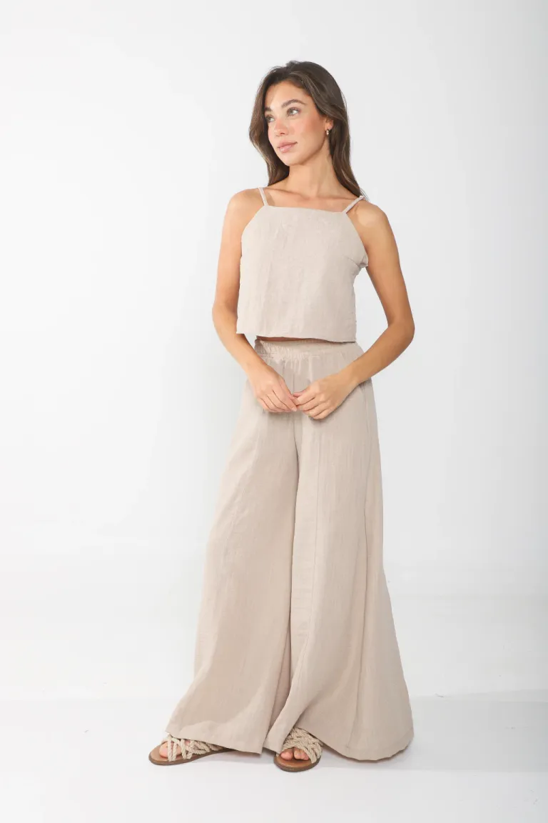 Pantalón amplio y cómodo de lino en color negro, perfecto para looks casuales y elegantes de Belle en Pantalones para argentina